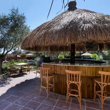 Antique Beach And Bungalow Hotel