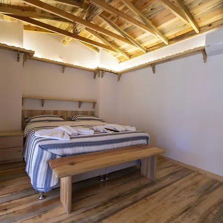 Antique Beach And Bungalow ホテル 3*