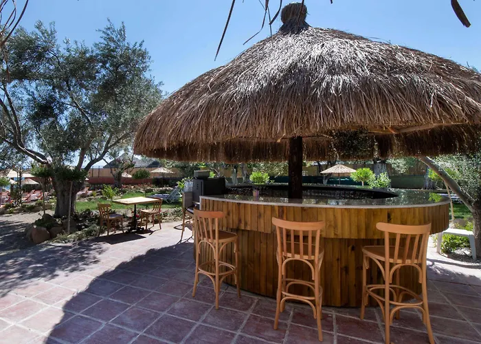 Antique Beach And Bungalow Hotel