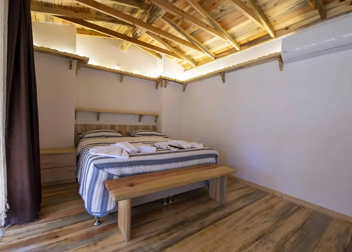 Antique Beach And Bungalow Hotel 3*